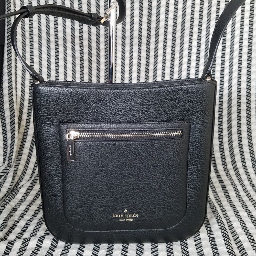 MAKE AN OFFER Kate Spade Top Zip leila crossbody Pebble Leather New With tag